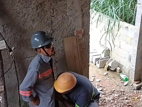 Eletricista fala que gosta de comer um cu só pra incriminate in no ajudante new hot asian gay sex videos