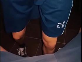 Mi ?RIM0 me folla por primera vez depsues de unas copas y a pelo homemade asian gay sex videos