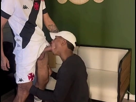 APOSTEI NO FUTEBOL E PERDI O CUZINHO PRO VAISCAINO. - FREE gay nude asian intercourse videos