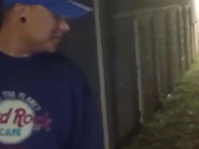 Parei o carro pra mijar, passou um novinho e pediu pra mama, depois me levou pra sua casa pra fuder enquanto a mulher dormy@ asian gay hotel copulation videos