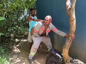 Negão saiu da obra pra dar o cuzão pro guardador de carros do parque . hard gay sexual congress videos asian