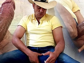 YURI GAÚCHO - AGROBOY SUPER DOTADO ESGUICHANDO PORRA DA PICA GROSSA - URSO BRASILEIRO GOZANDO FORTE asian gay oldman sex videos