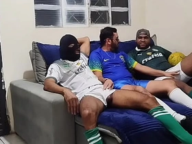 Como será que terminou essa partida de futebol? Adivinhem (Prévia) asian careless hostel sex videos