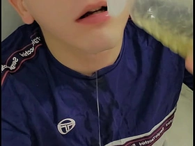 18 year grey boy plays with his pee asian public toilet gay sex videos