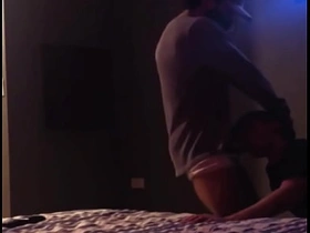 Invito al vecino a unos tragos y ver series en Netflix y termina follandome a pelo gay sex asian hd videos
