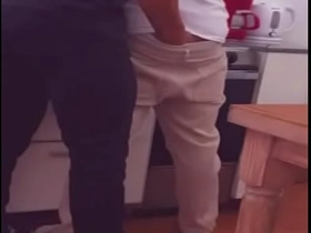 El plomero me folla por propina extra arregla mi tubería y la cañeria de mi culo asian group gay sex videos