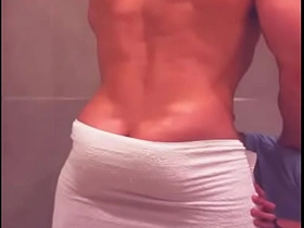 veo a mi amigo llegar del bar y bañarse y not any resisto me meto en la ducha con el asian bear gay sex videos