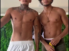 Passivo Femboy dando pra casal de Ativos Dotados asian cd gay intercourse videos