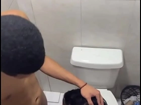 Mamando mlk attain pauzão escondido no banheiro da balada! man sex videos asian cheerful