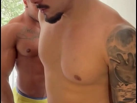 PASSEI A NOITE NA CASA DO MEU AMIGO E ELE ME COMEU LOGO DE MANHÃ E ME DEU LEITE NA BOCA asian gay sex videos free download