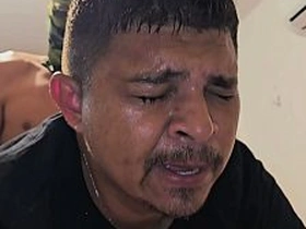 MECANICO PAGOU DIVIDA COM O SEU CU, FOI ARREGAÇADO POR TRÊS DOTADOS. asian romantic gay sex videos