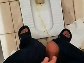 骚狗小包茎公共厕所放尿给主人爸爸 asian gay sex videos in public
