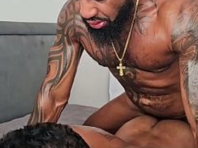 O vizinho hétero marrento ficou me vigiando eu vendo vídeo ate entrar not any quarto e a gente acabar fudendo gostoso. asian forest gay sex videos