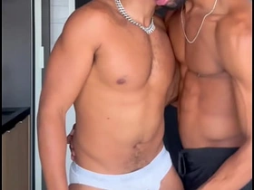 FUDENDO NA BRODERAGEM COM MEU AMIGO DOTADO asian hot sex gay videos