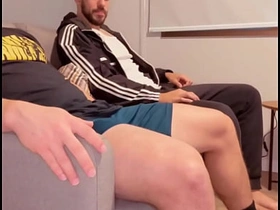 VIZINHO PAUZUDO ESPEROU A ESPOSA IR TRABALHAR E VEIO ME FUDER asian oldman gay sex videos