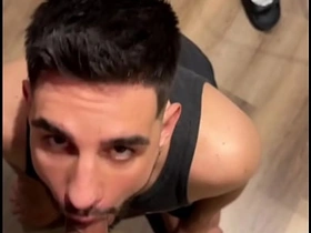 ESPERANDO UM LANCHE E GANHEI FOI A ROLA DO ENTREGADOR gay to gay sex videos asian