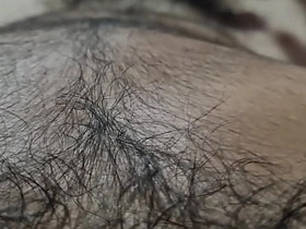 Peludo gemendo e se masturbando (use fone), gemi auto, hahahha www. asian merry sex videos