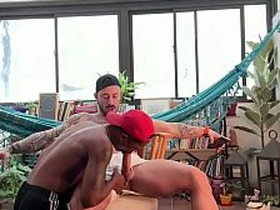 GRINGO PAUZUDO SOCANDO FORTE EM NEGÃO DOTADO asian boy boy romantic gay sex videos